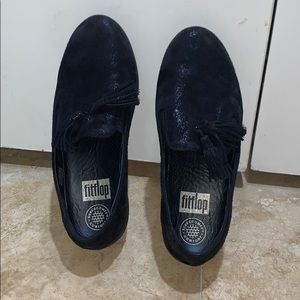 Black fitflop supercomf shoes.
